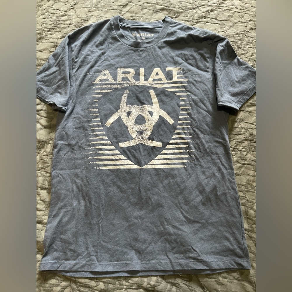 Ariat shirt. Men’s Size Medium